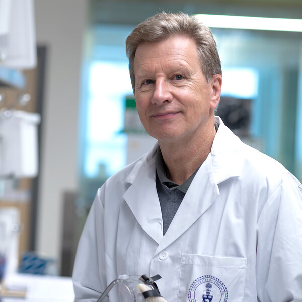 Graham Collingridge in the lab